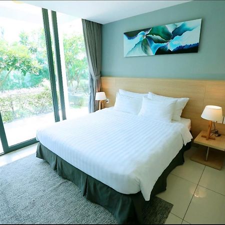 Okinawa Villas And Beach Club - Oceanami Resort Лонгхай Экстерьер фото